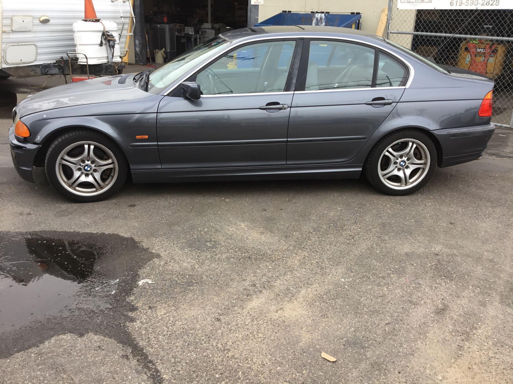 2001 BMW 3 Series 330i ***FOR DEALER OR EXPORT ONLY***