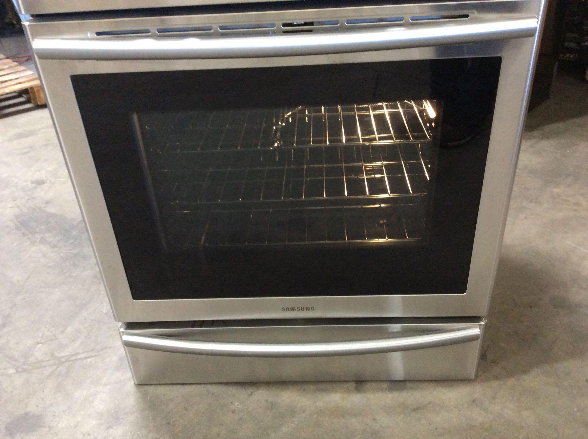Samsung 5.8 cu. ft. Slide-In Gas Range with True Convection
