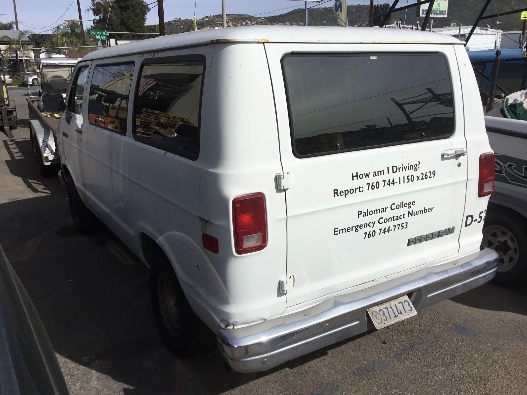 1993 Dodge Ram 150 Passenger Van ***FOR DEALER OR EXPORT ONLY***