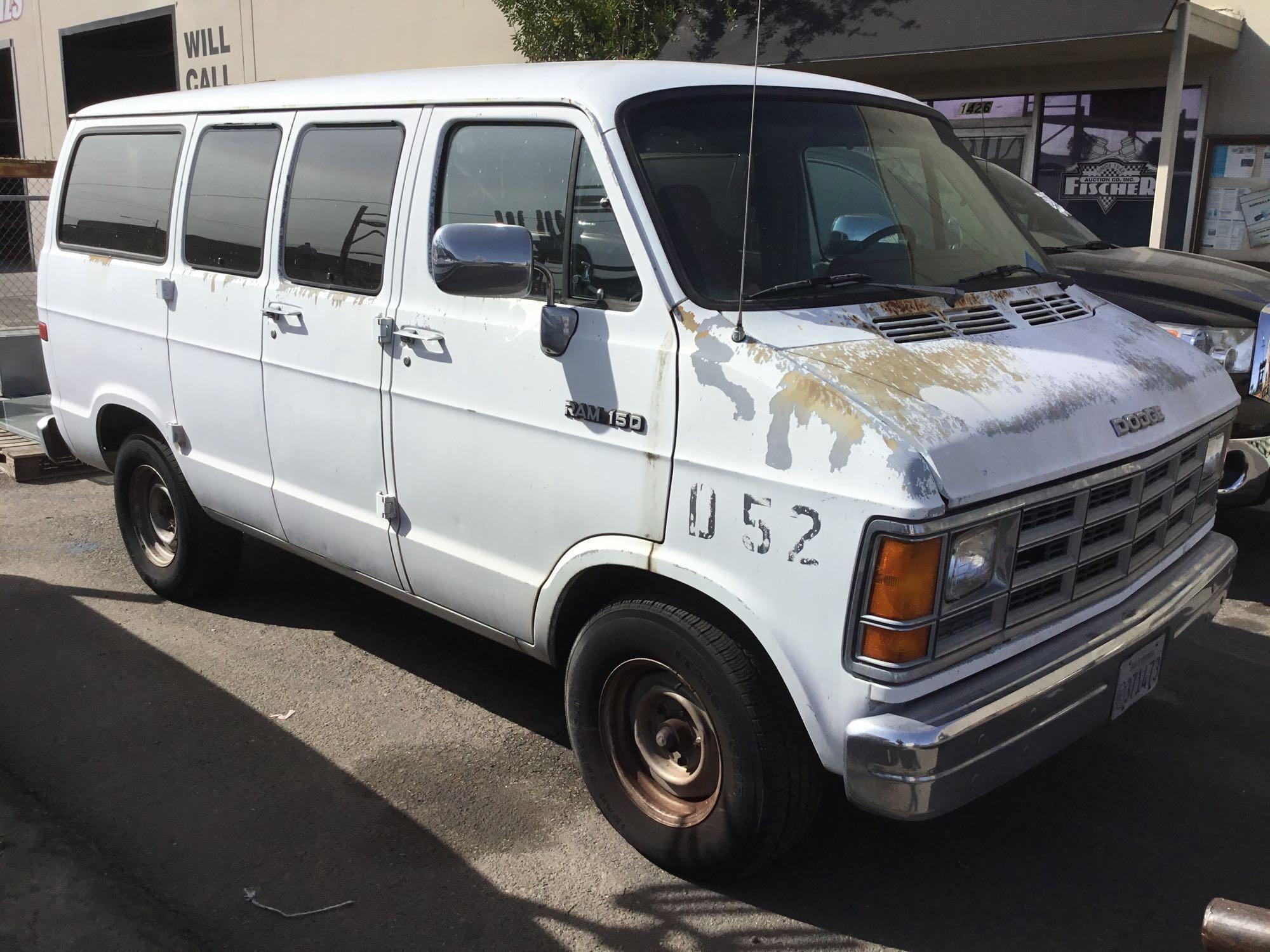 1993 Dodge Ram 150 Passenger Van ***FOR DEALER OR EXPORT ONLY***