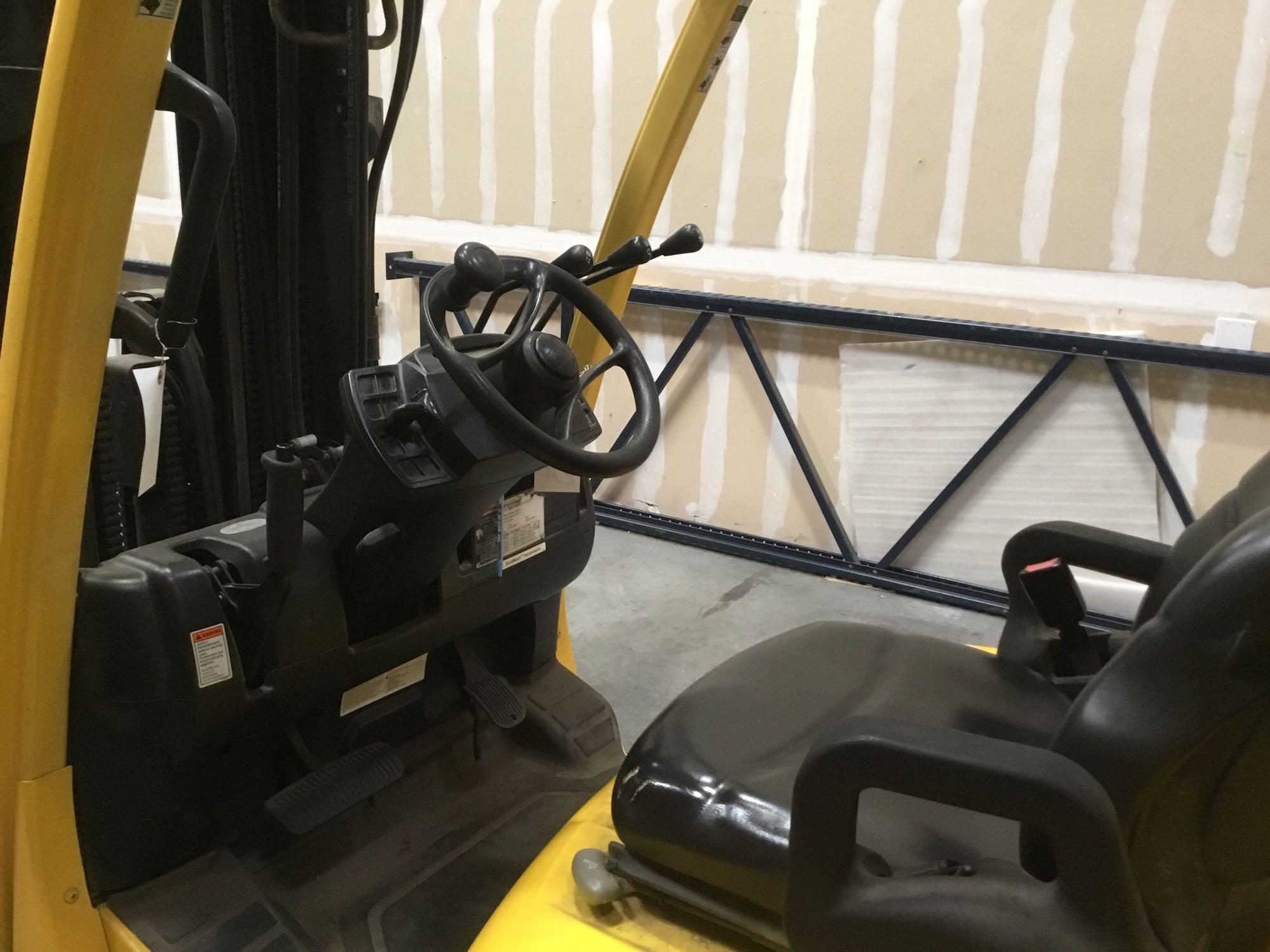 Hyster 5000lbs. Capacity LPG Sitdown Fork Lift w/7 ft. Forks