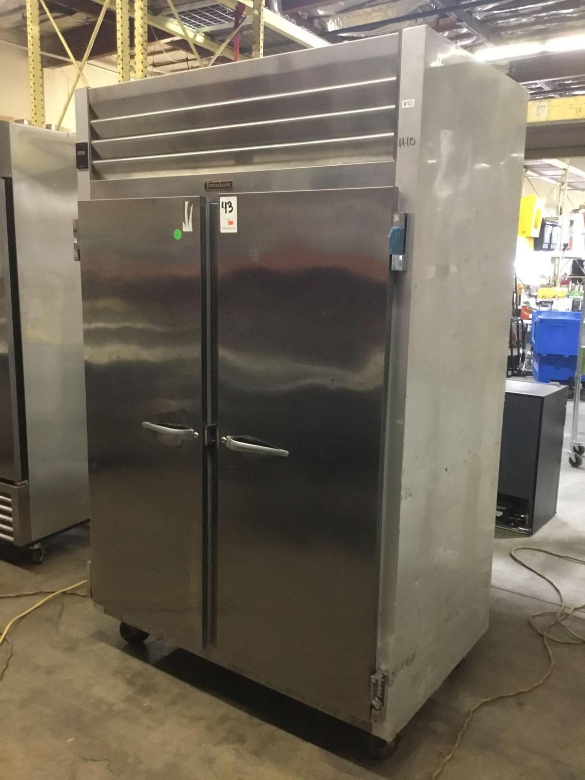 Traulsen 46 cubic ft. Stainless Steel 2-Door Reach In Commercial Freezer***GETS COLD***