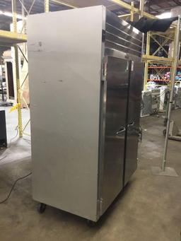 Traulsen 46 cubic ft. Stainless Steel 2-Door Reach In Commercial Freezer***GETS COLD***