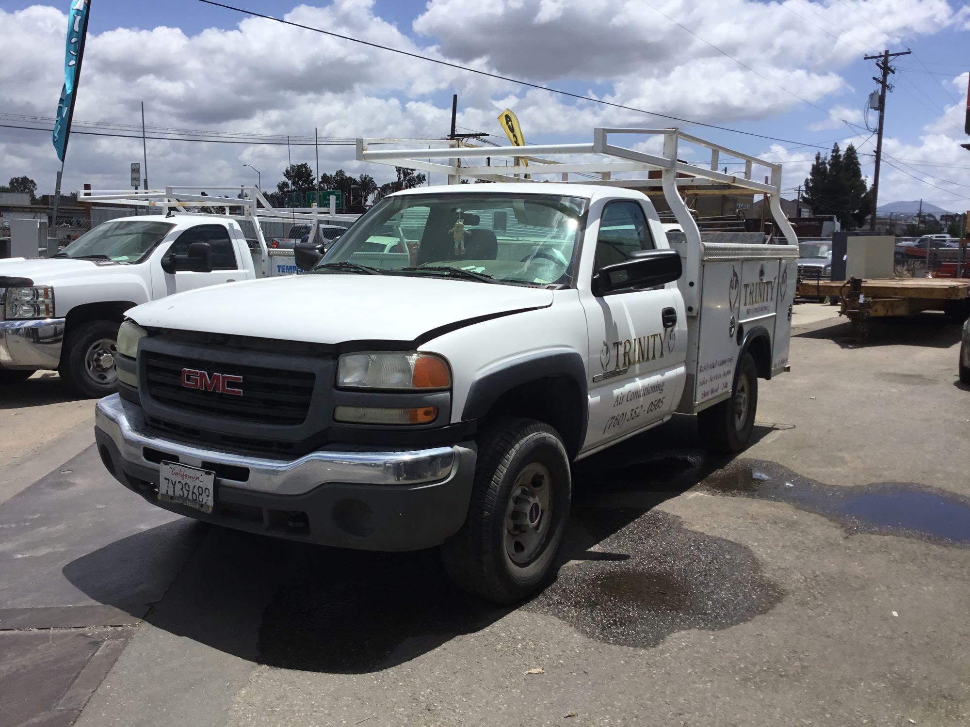 2007 GMC Sierra Classic 2500 Royal with Truck Service Body***FOR DEALER OR EXPORT ONLY***