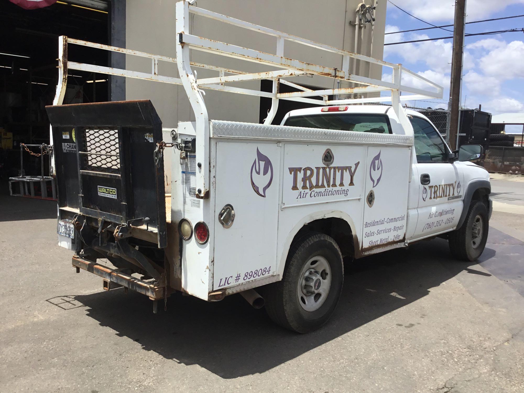 2007 GMC Sierra Classic 2500 Royal with Truck Service Body***FOR DEALER OR EXPORT ONLY***