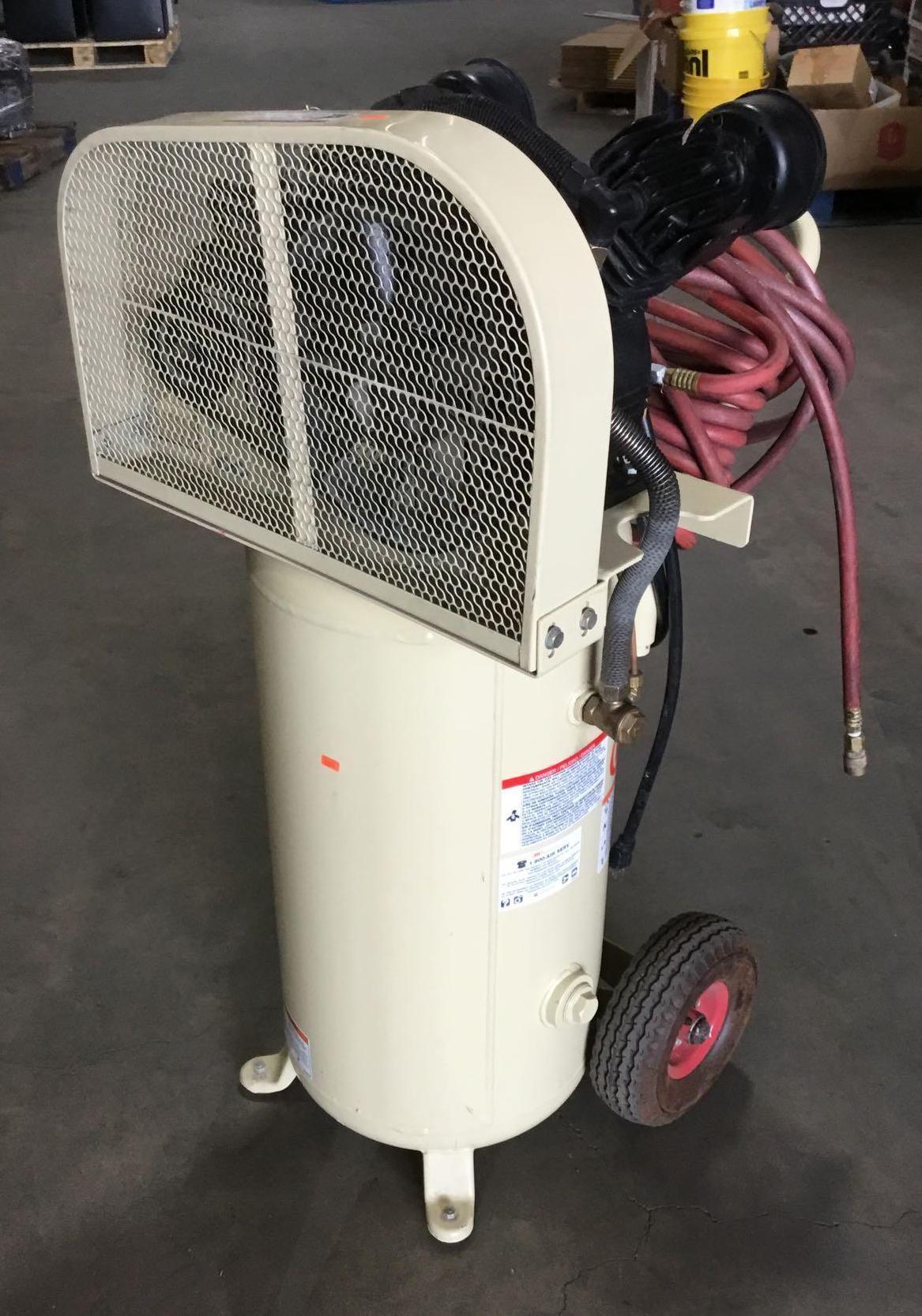 Ingersoll Rand 20 Gallon 135 PSI Air Rolling Compressor ***WORKS***