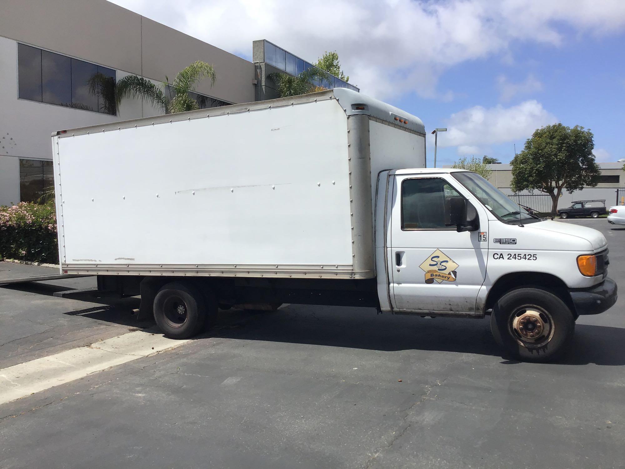 2005 E-350 16ft Box Truck