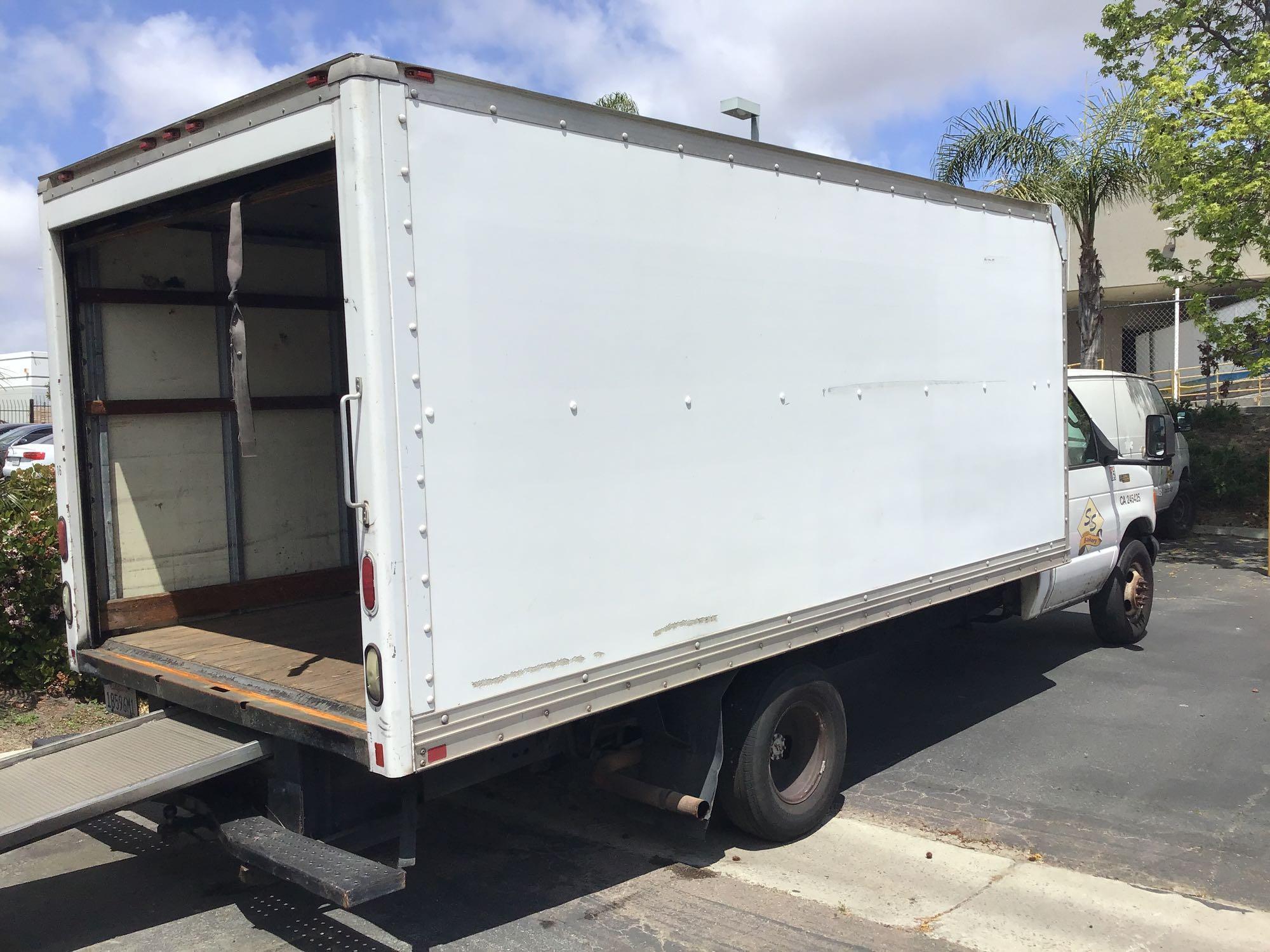 2005 E-350 16ft Box Truck