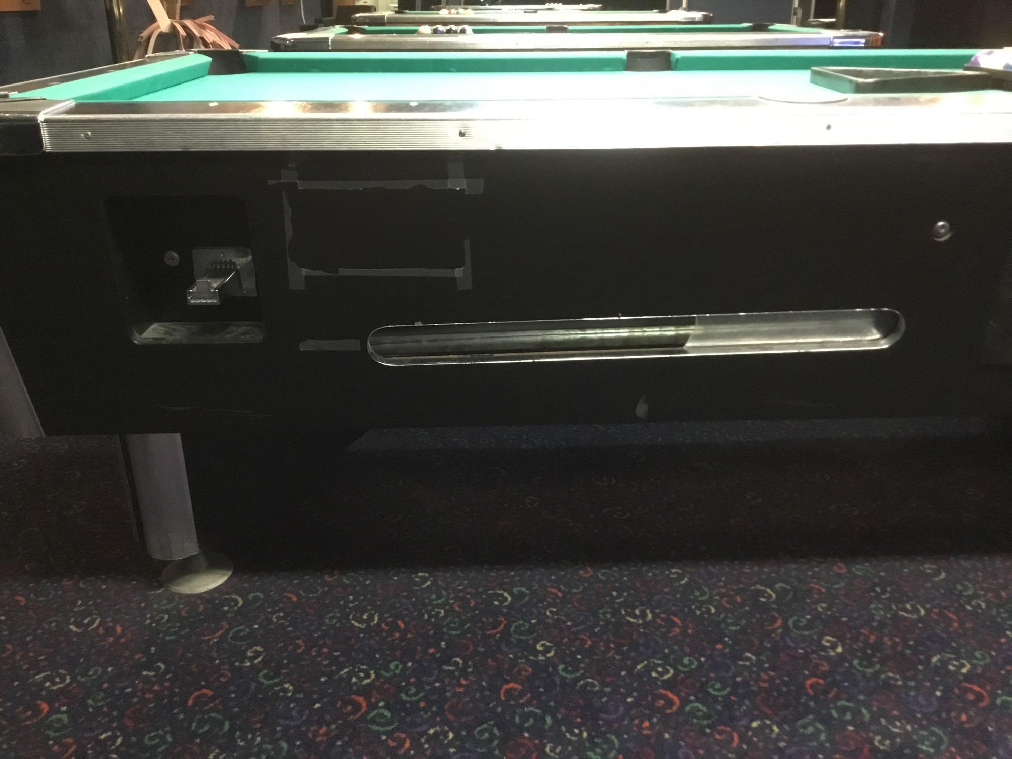 Global Billiards Table With Billard Ball Set and Triangle