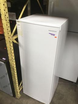 Insignia 5.3 Cu. Ft. Upright Freezer