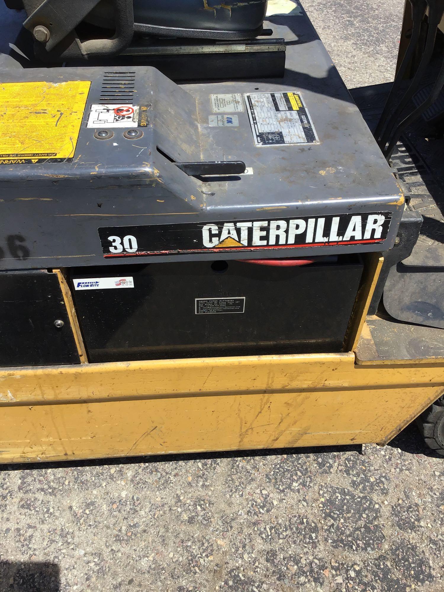 CATERPILLAR 3000LBS Capacity 36V Electric Fork Lift With Side Shift and Charger