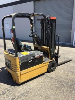 CATERPILLAR 3000LBS Capacity 36V Electric Fork Lift With Side Shift and Charger