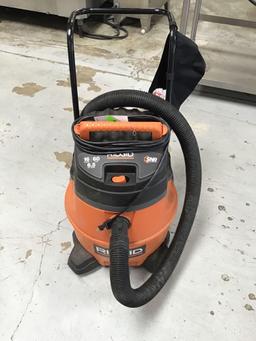 RIGID 16 Gallon Wet/Dry Vaccuum With Accessories