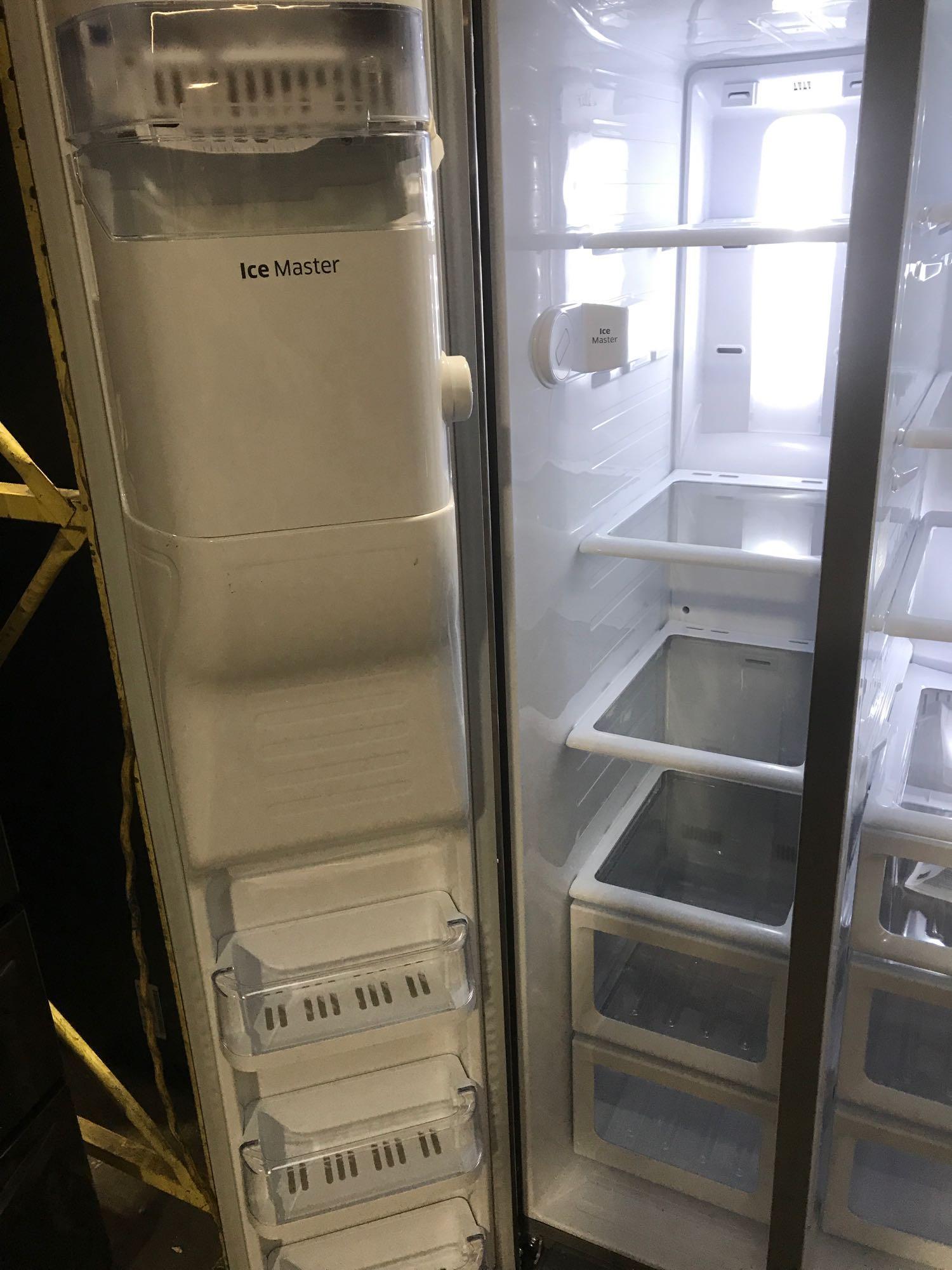 Samsung - 24.5 Cu. Ft. Side-by-Side Refrigerator with Thru-the-Door Ice and Water - Stainless steel