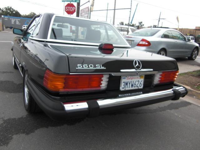 1987 Mercedes-Benz 560SL