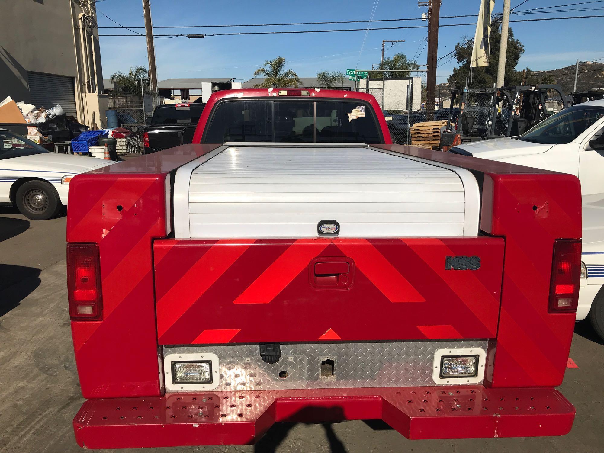 2005 Ford F-350 XLT Super Duty 4x4 Crew Cab with KNAPHEIDE Service Body***FOR DEALER OR EXPORT ONLY*