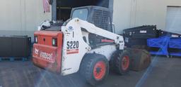 2005 BobCat S220 Turbo with High Flow and 78in. Smooth Utility Bucket