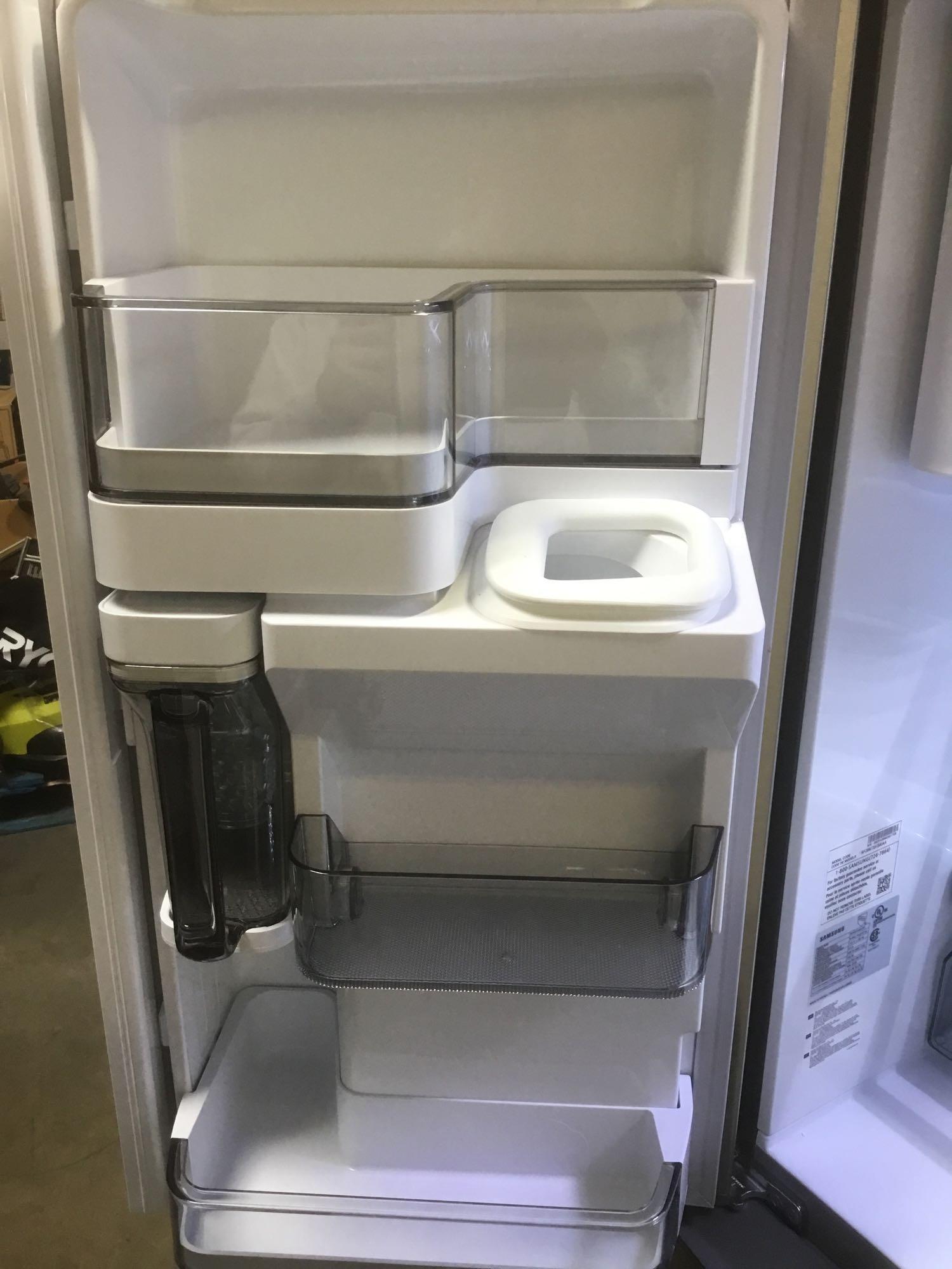 Samsung 28 cu. ft. French Door Refrigerator***GETS COLD***