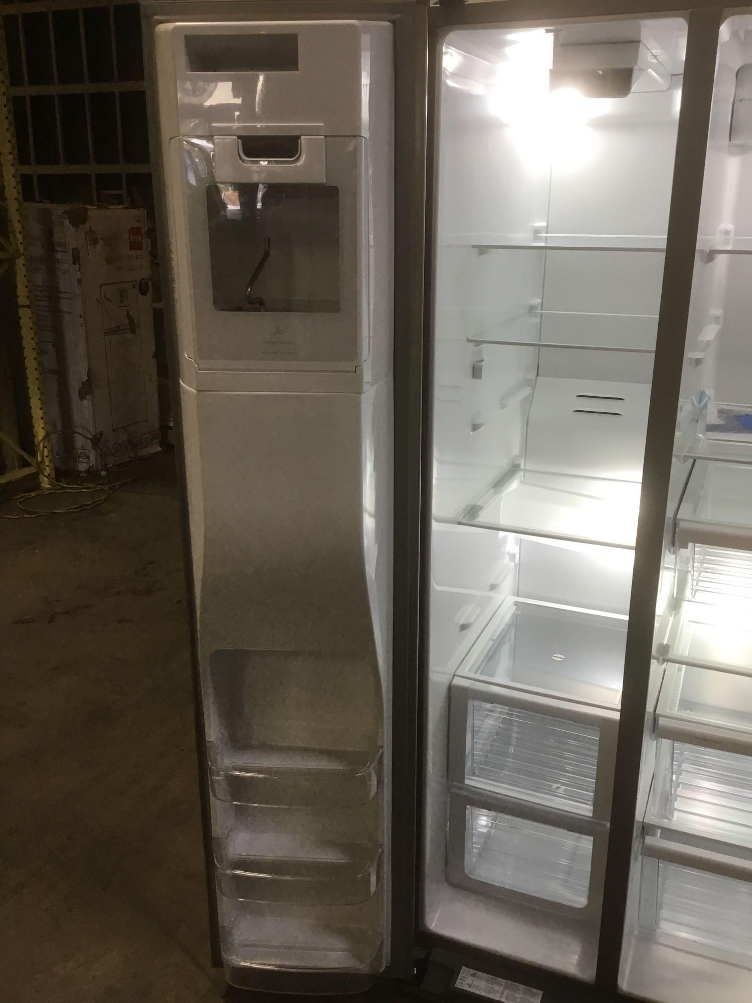 Whirlpool 28 cu. ft. Side By Side Refrigerator***GETS COLD***