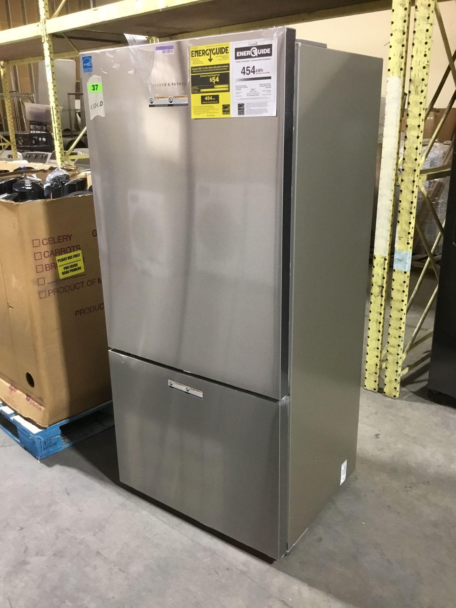 Fisher and Paykel 17.5 cu. ft. Counter Depth Refrigerator With Bottom Freezer***GETS COLD***