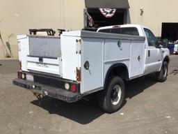 2001 Ford F-350 V8 4X4 Diesel w/Royal Service Body