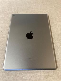 32GB Wi-Fi + Cellular Unlocked Apple iPad 9.7in 6th Generation in Space Gray*PROFESSIONALLY RENEWED*