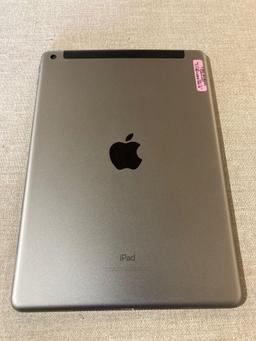 32GB Wi-Fi + Cellular Unlocked Apple iPad 9.7in 6th Generation in Space Gray*PROFESSIONALLY RENEWED*