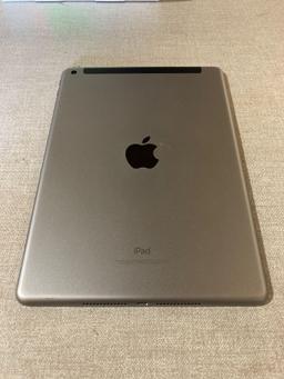 32GB Wi-Fi + Cellular Unlocked Apple iPad 9.7in 6th Generation in Space Gray*PROFESSIONALLY RENEWED*