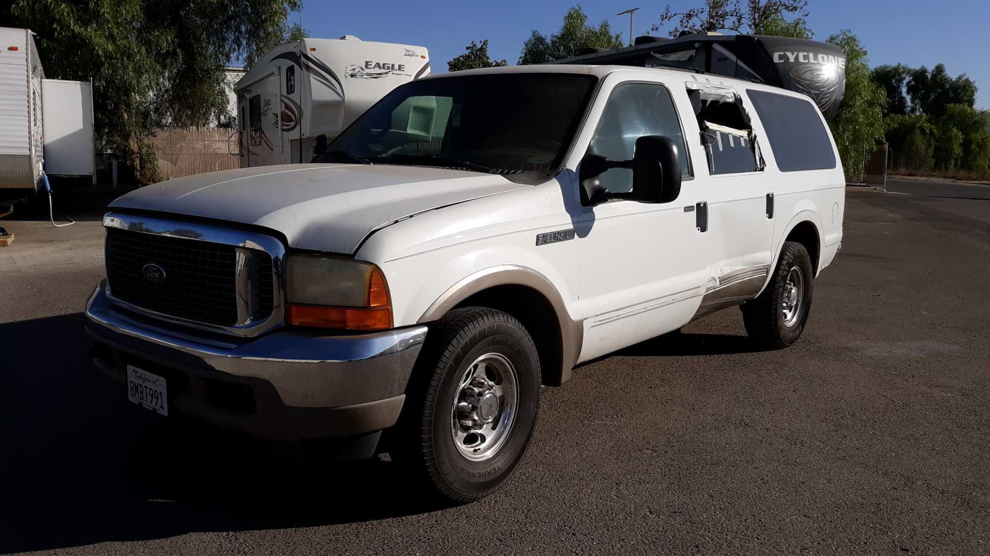 2000 Ford Excursion Limited*FOR DEALER/DISMANTLER OR EXPORT ONLY SALVAGE CERTIFICATE*VEHICLE DRIVES*