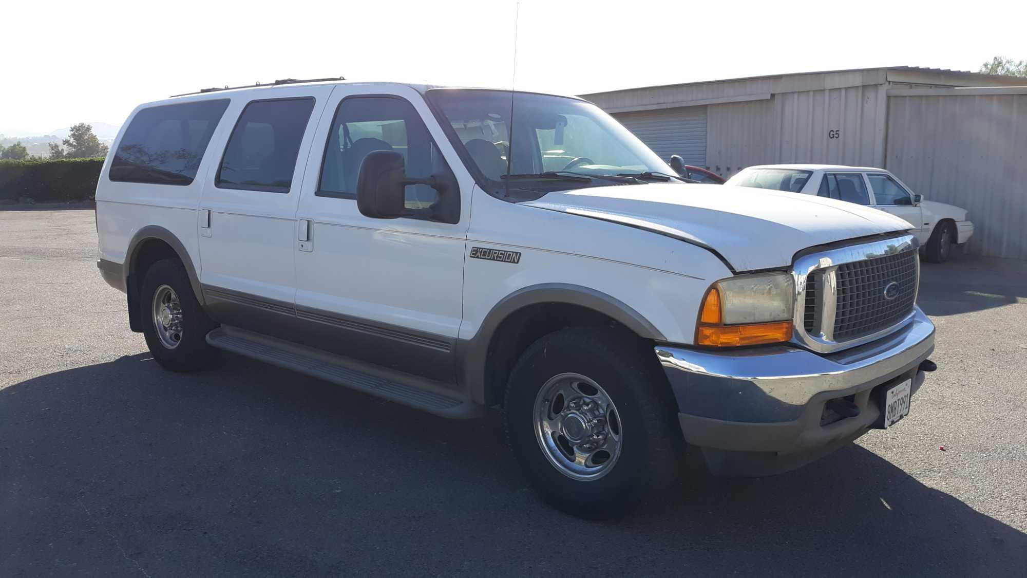 2000 Ford Excursion Limited*FOR DEALER/DISMANTLER OR EXPORT ONLY SALVAGE CERTIFICATE*VEHICLE DRIVES*