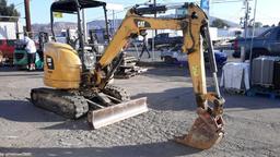 CATERPILLAR 303E CR (COMPACT RADIUS) Mini-Excavator with 12in. Bucket