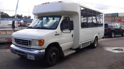 2006 Ford E-450 16 Passenger Bus with Wheelchair Lift*FOR DEALER/EXPORT ONLY*