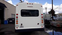 2006 Ford E-450 16 Passenger Bus with Wheelchair Lift*FOR DEALER/EXPORT ONLY*