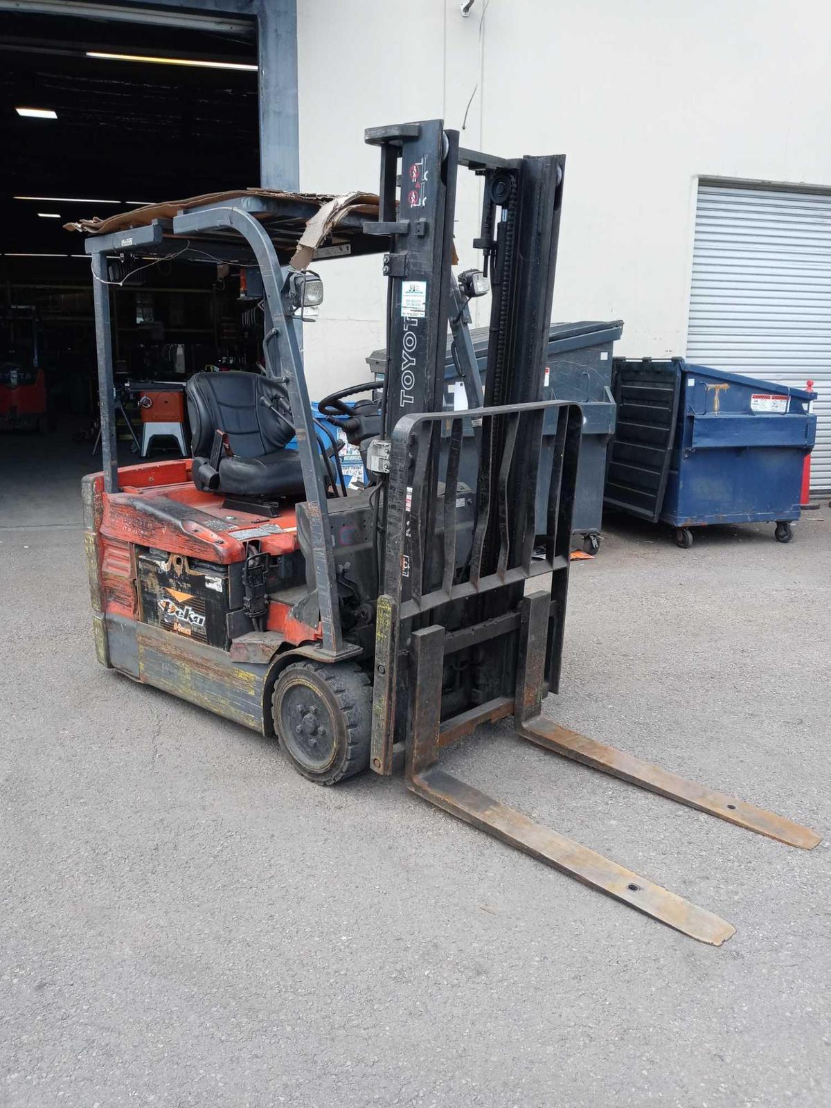 Toyota 4000lbs. Triple Stage Mast Forklift