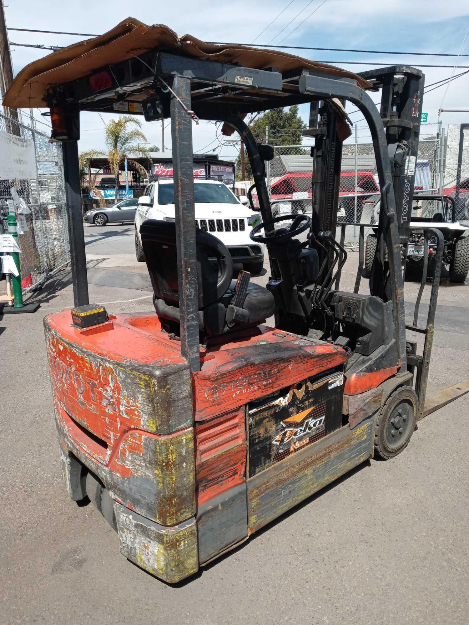 Toyota 4000lbs. Triple Stage Mast Forklift