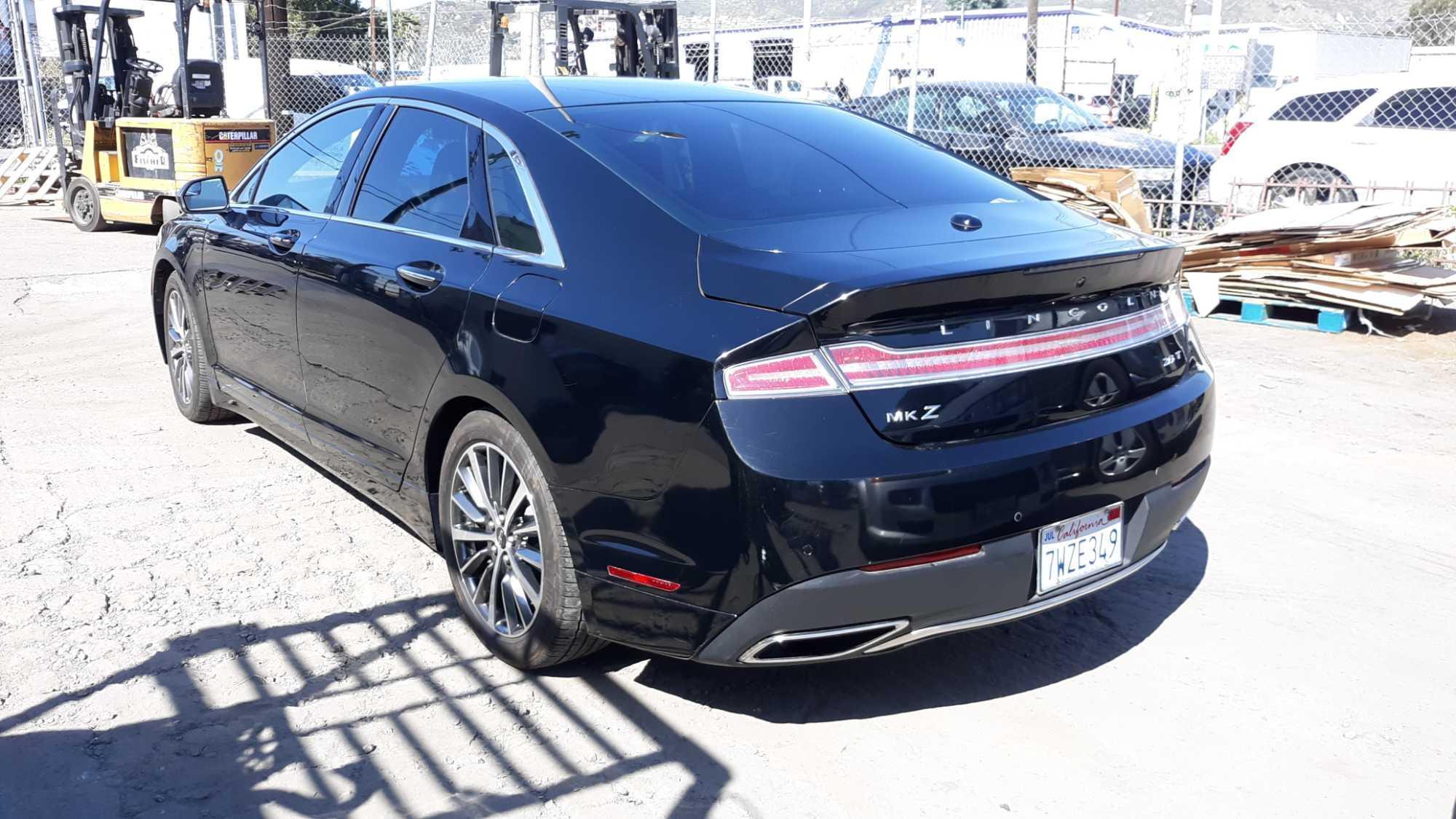 2017 Lincoln MKZ Premier 2.0L Turbo