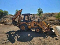 CASE 580D Backhoe with Enclosed Cab*RUNS*