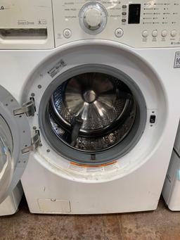 LG Washer 4.5 cu. ft. Ultra Large Cap. Front Load w/ Coldwash Technology