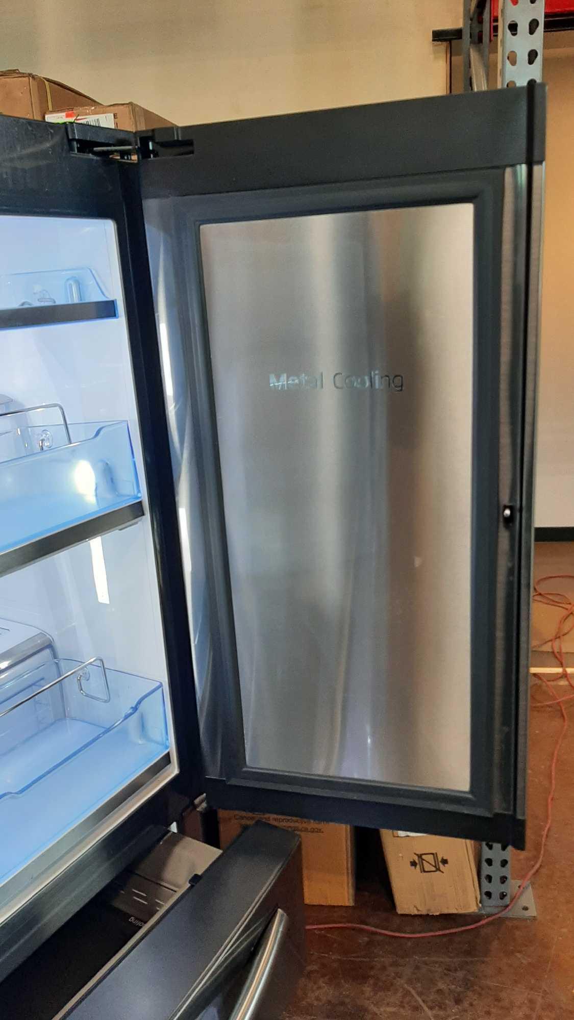 Samsung 28 cu. ft. Food Showcase 4-Door French Door Refrigerator *TURNS ON*