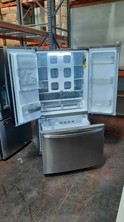 LG - 26.2 Cu. Ft. French Door Smart Refrigerator *COLD*