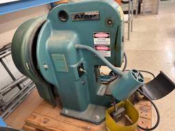 Amp Amp-O-Lectric Wire Terminating Crimper Press Machine