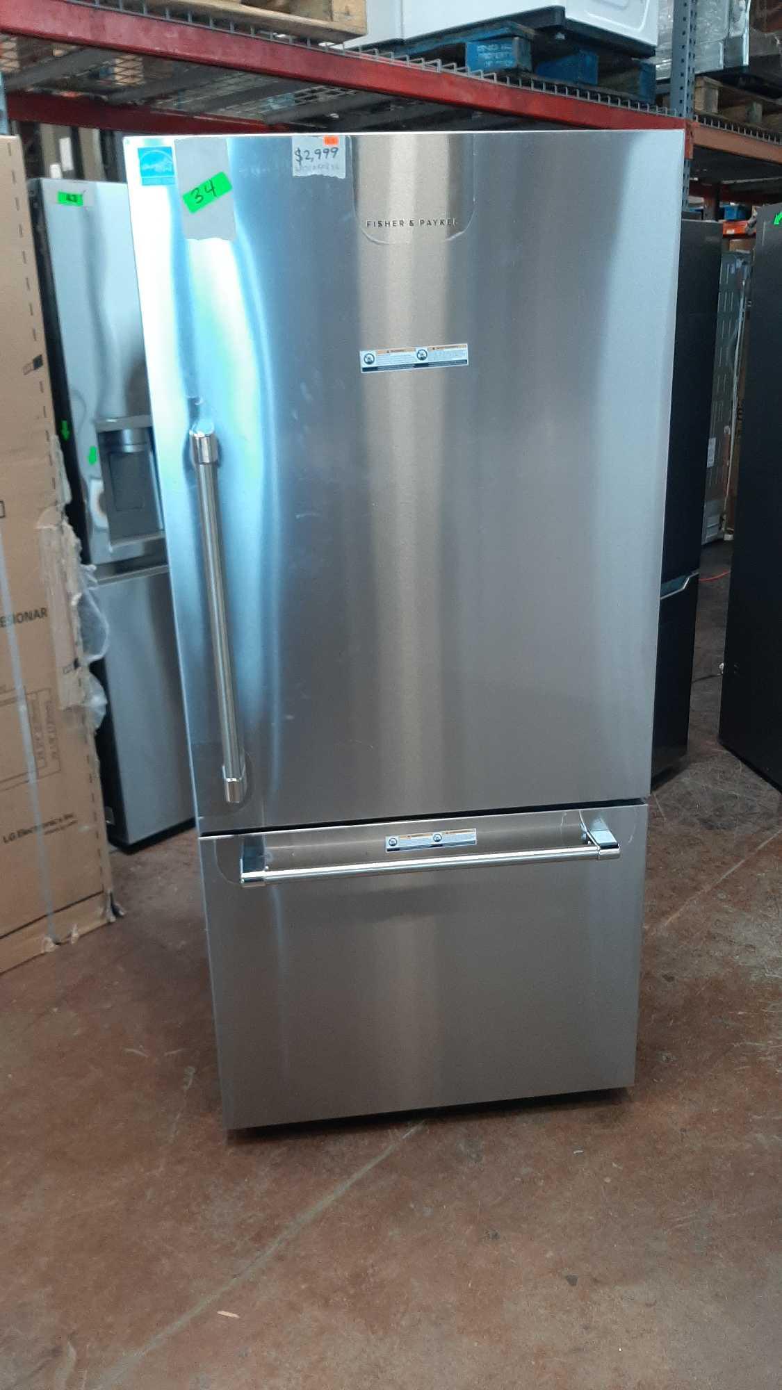 Fisher & Paykel 32in Freestanding Bottom Mount 17.1 Cu. Ft. Refrigerator*COLD*