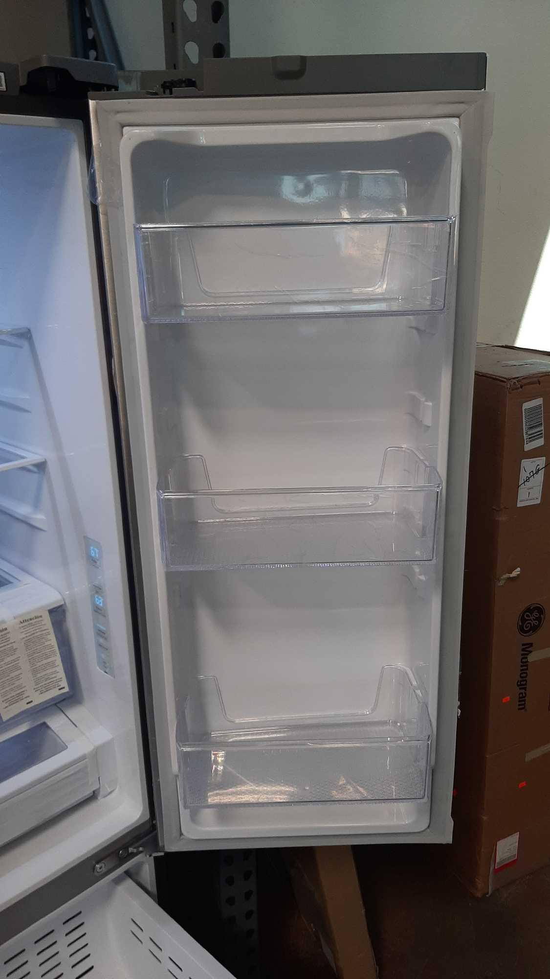 Samsung 36in 3-Door French Door Refrigerator with 28.2 Cu. Ft. Capacity*COLD*PREVIOUSLY INSTALLED*