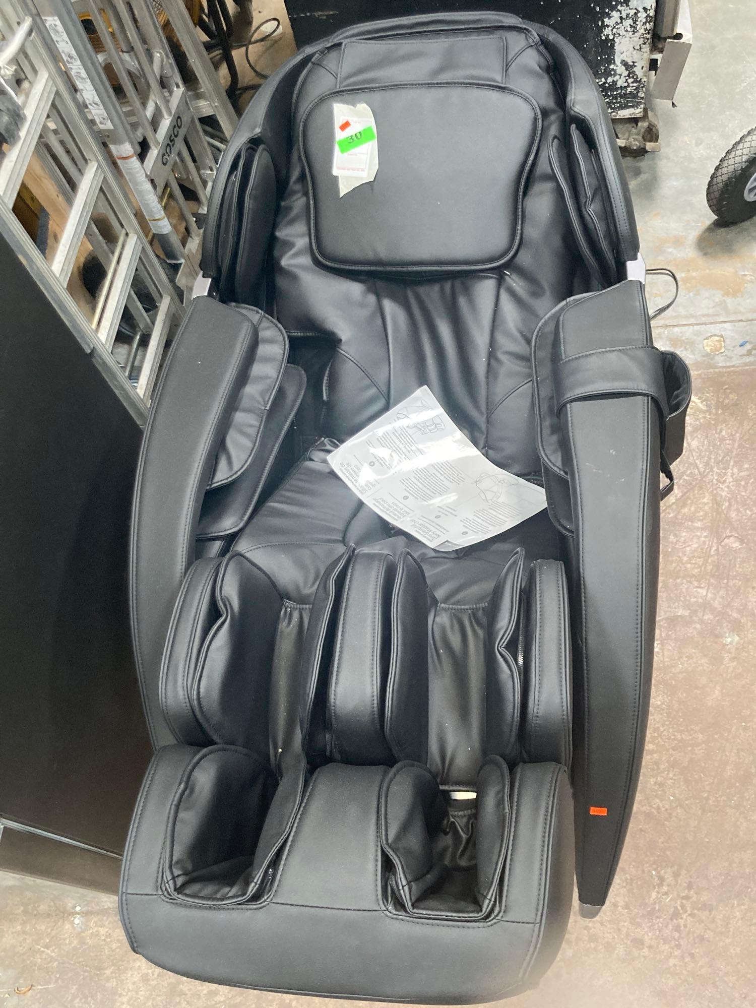 Insignia Zero Gravity Full Body Massage Chair*NOT TESTED*