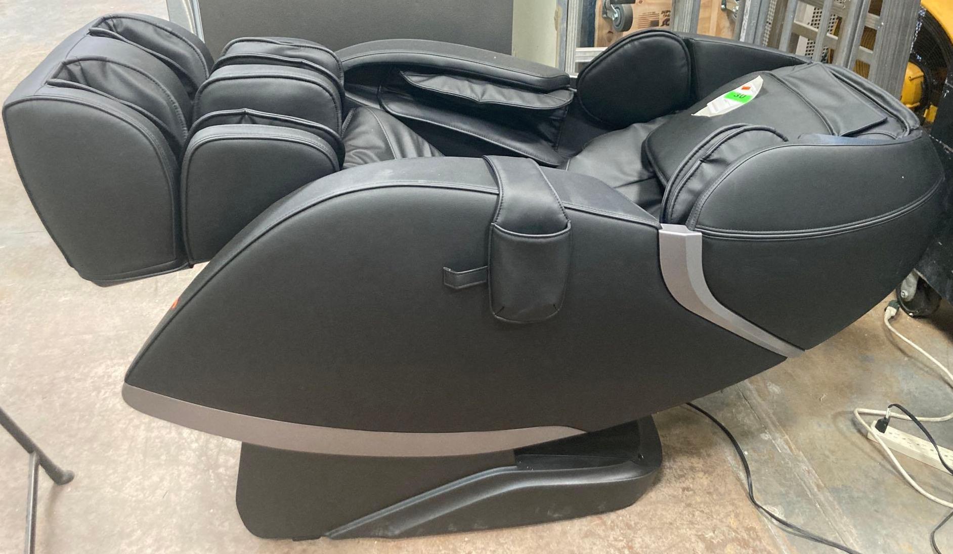 Insignia Zero Gravity Full Body Massage Chair*NOT TESTED*