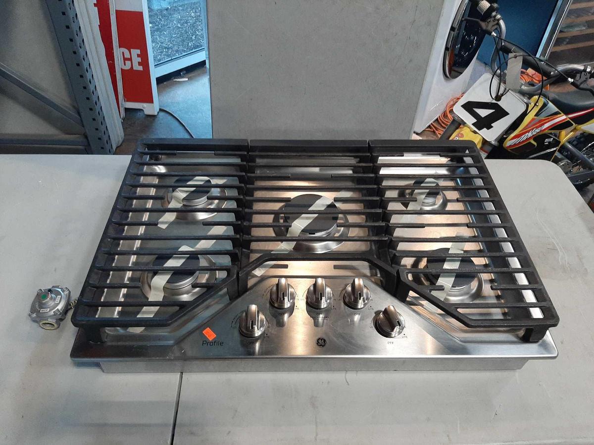 GE 30 in. 5 Burners Stainless Steel Gas Cooktop*PREVIOUSLY INSTALLED*