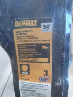 Box Lot of DeWalt Ultra High-Lift Blade Set for 54 in. Commercial Lawn Mowers