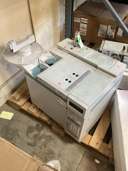 Lot of assorted HP GC System parts