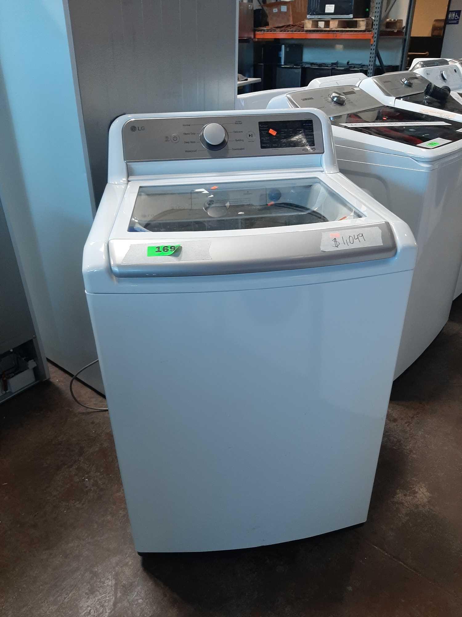 LG 5.5 cu.ft. Mega Capacity Smart Top Load Washer*PREVIOUSLY INSTALLED*