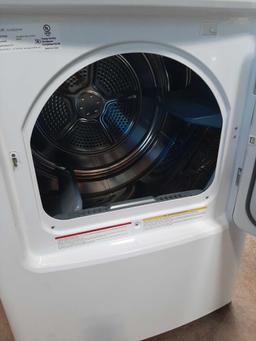 Insignia 6.7 Cu. Ft. Electric Dryer*PREVIOUSLY INSTALLED*